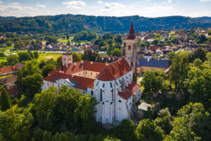 Letecký pohled z dronu na Sázavský klášter 4 září 2021