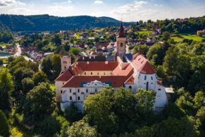 Letecký pohled z dronu na Sázavský klášter 4 září 2021