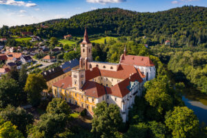 Letecký pohled z dronu na Sázavský klášter 4 září 2021