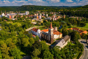 Letecký pohled z dronu na Sázavský klášter 4 září 2021