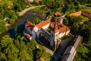 Letecký pohled z dronu na Sázavský klášter 4 září 2021