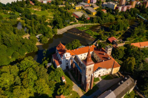 Letecký pohled z dronu na Sázavský klášter 4 září 2021