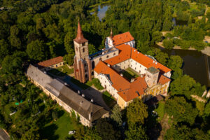 Letecký pohled z dronu na Sázavský klášter 4 září 2021