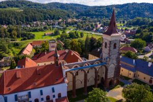 Letecký pohled z dronu na Sázavský klášter 4 září 2021