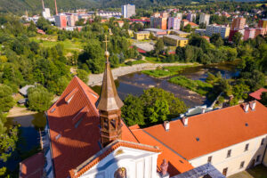 Letecký pohled z dronu na Sázavský klášter 4 září 2021