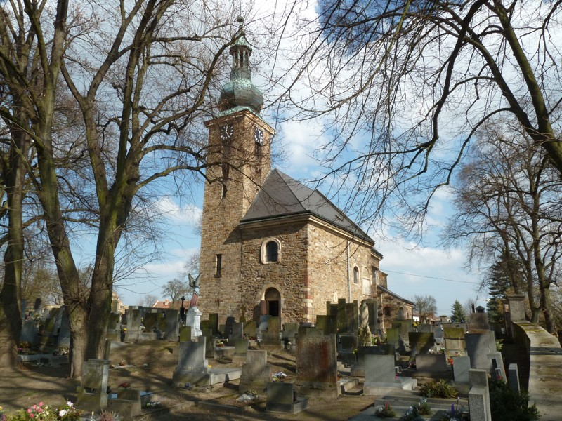 Úžice - kostel Nanebevzetí Panny Marie - přední část