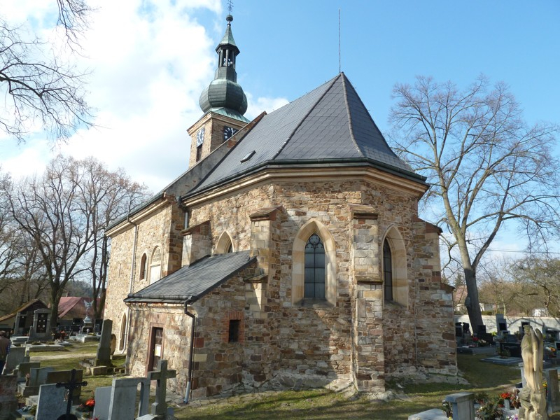 Úžice - kostel Nanebevzetí Panny Marie - zadní část